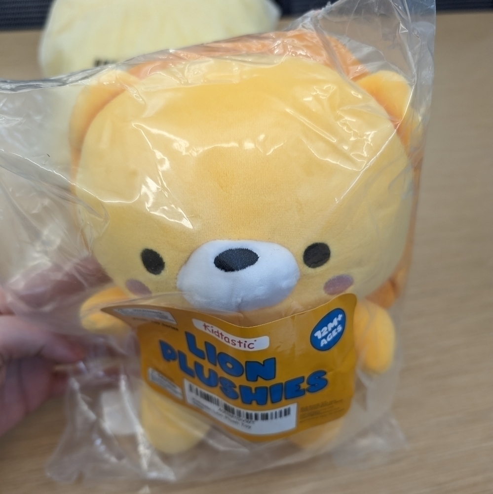 Kidtastic Lion Plushies 10" tall New